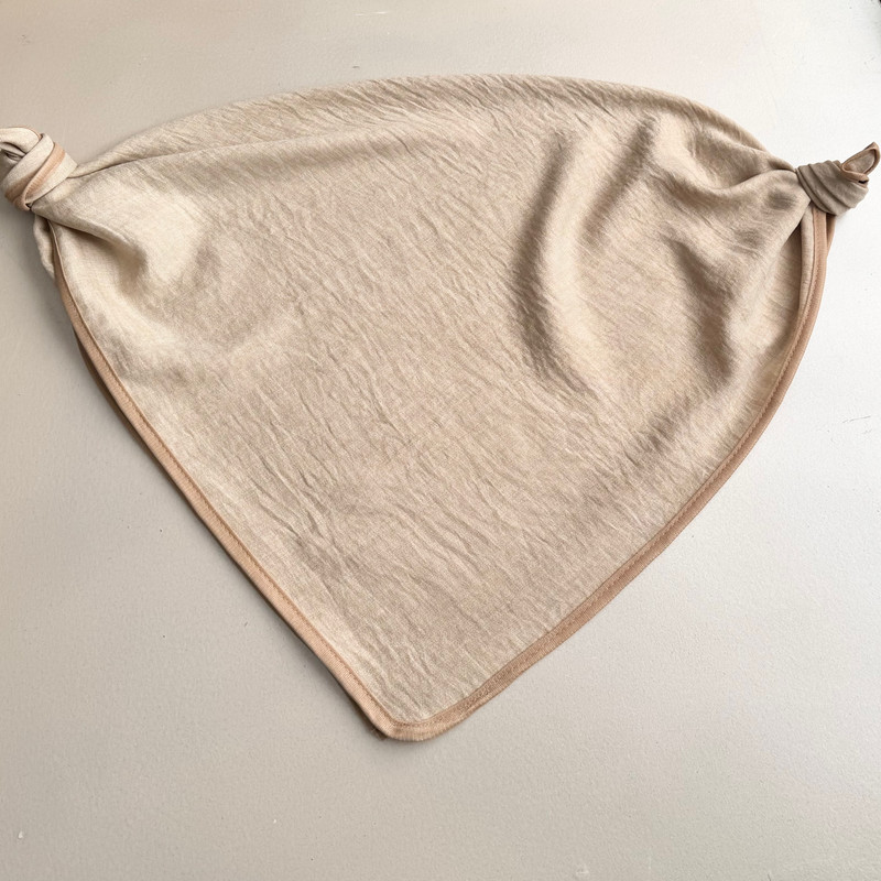 روسری زنانه مدل ساده نخی لینن دور نوار دوزی