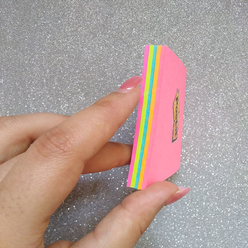 کاغذ یادداشت چسب دار پست ایت مدل post-it-5 کاغذ یادداشت چسب دار پست ایت مدل post-it-5