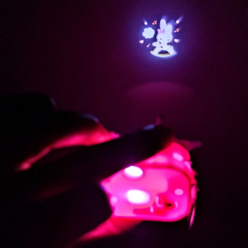 جاکلیدی دخترانه مدل دوربین عکاسی پروژکتور دار کرومی