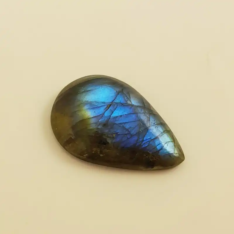 سنگ لابرادوریت مدل اشکی کد NG4005