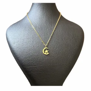 گردنبند زنانه مدل ماه و ستاره 