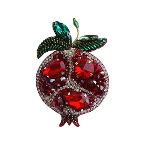 گل سینه زنانه مدل انار 5007