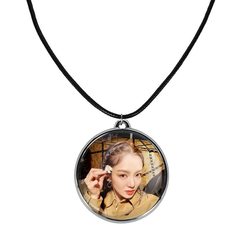 گردنبند خندالو مدل هیویون گروه گرلز جنریشن Girls Generation کد 2176721766 گردنبند خندالو مدل هیویون گروه گرلز جنریشن Girls Generation کد 2176721766