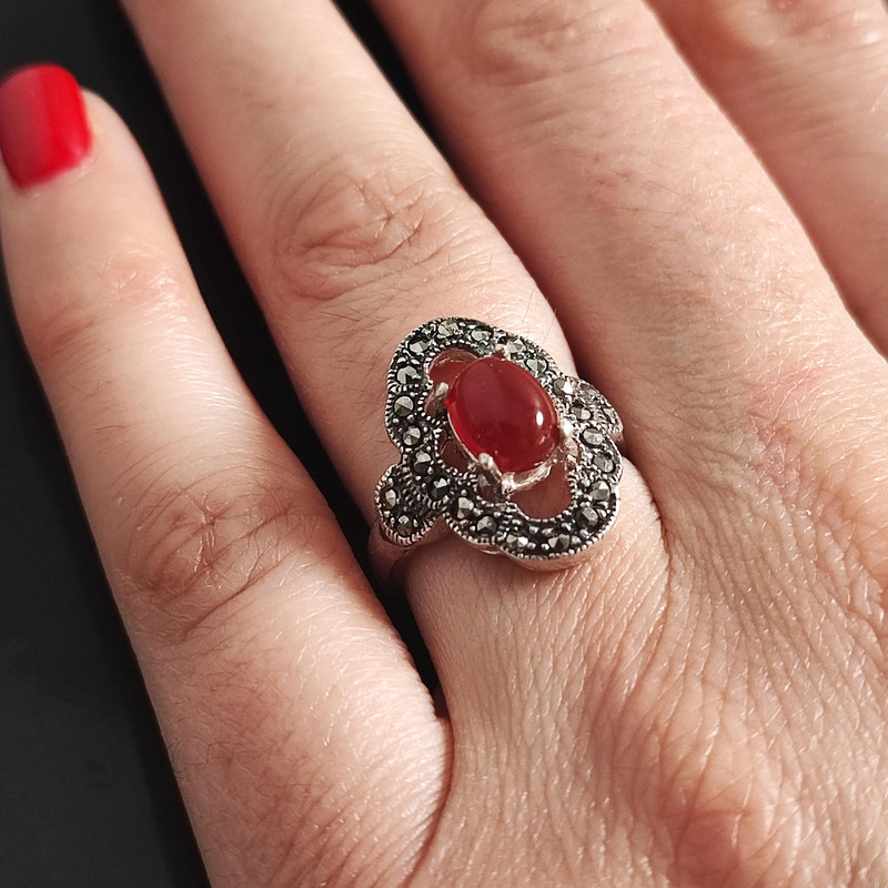 انگشتر نقره زنانه مدل عقیق یمنی YW4214