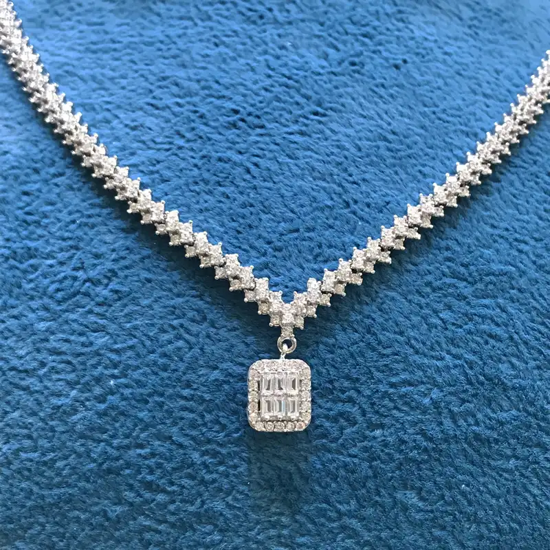 نیم ست نقره زنانه مدل نگین باگت اتریشی