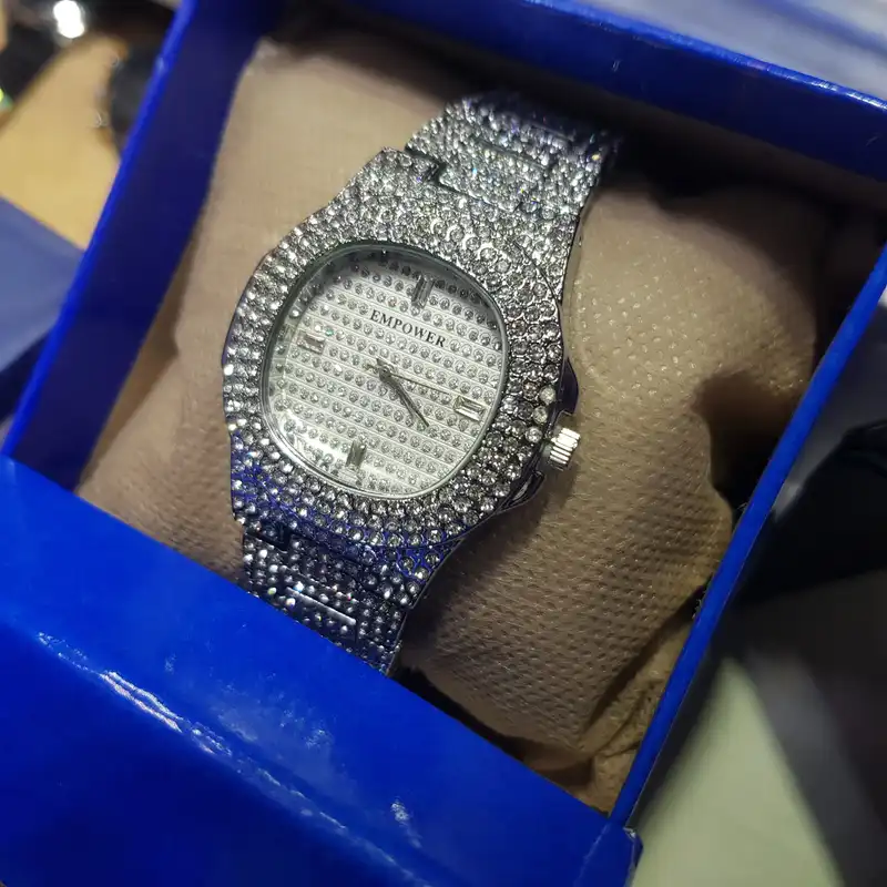 ساعت مچی عقربه ای زنانه مدل فول نگین کد 06