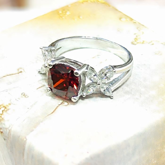 انگشتر نقره زنانه مدل سنگ یاقوت و برلیان آبکاری رادیوم کد ۸۳۹ - - 4