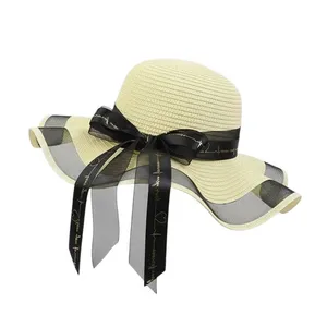 کلاه حصیری زنانه مدل ساحلی لبه دار