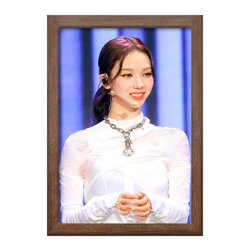 تابلو خندالو طرح کارینا گروه گروه آسپا Aespa  کد 19713