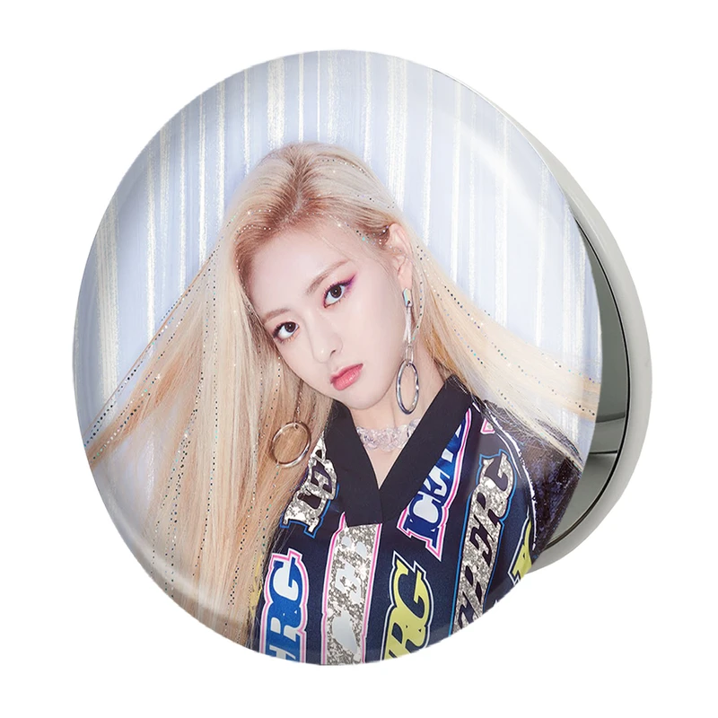 آینه جیبی خندالو طرح یونا گروه ایتزی ITZY مدل تاشو کد 12440 