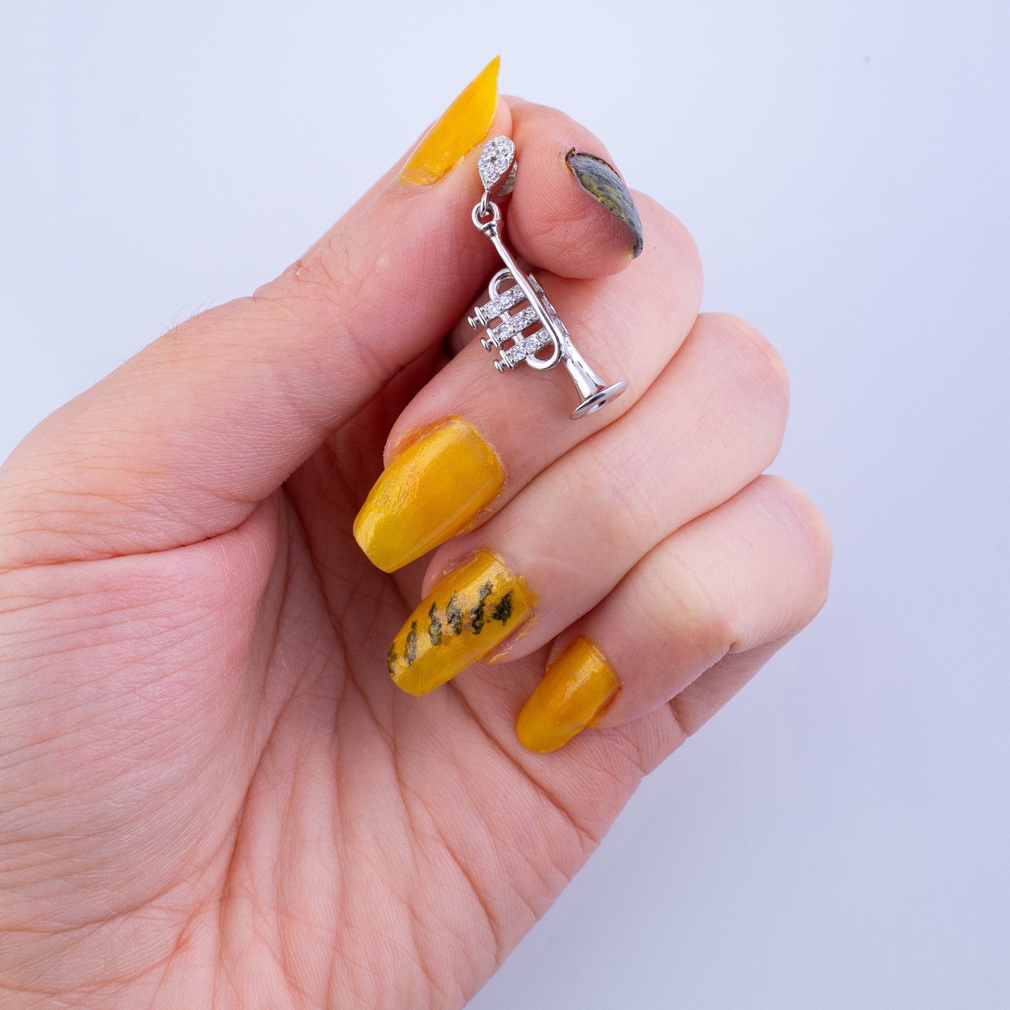 آویز گردنبند نقره زنانه مدل شیپور AMT_M071