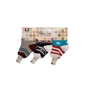 جوراب نوزادی هدیه کد P84-1 مجموعه 3 عددی