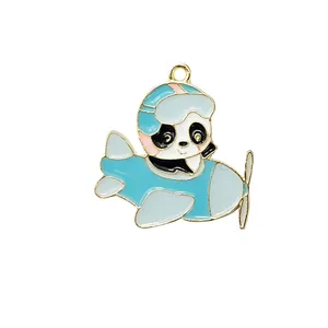 آویز گردنبند دخترانه مدل پاندای هواپیماسوار کد 1-70 