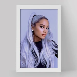 تابلو خندالو مدل آریانا گرانده Ariana Grande کد 19065