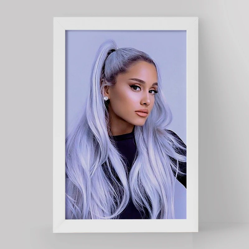 تابلو خندالو مدل آریانا گرانده Ariana Grande کد 19065