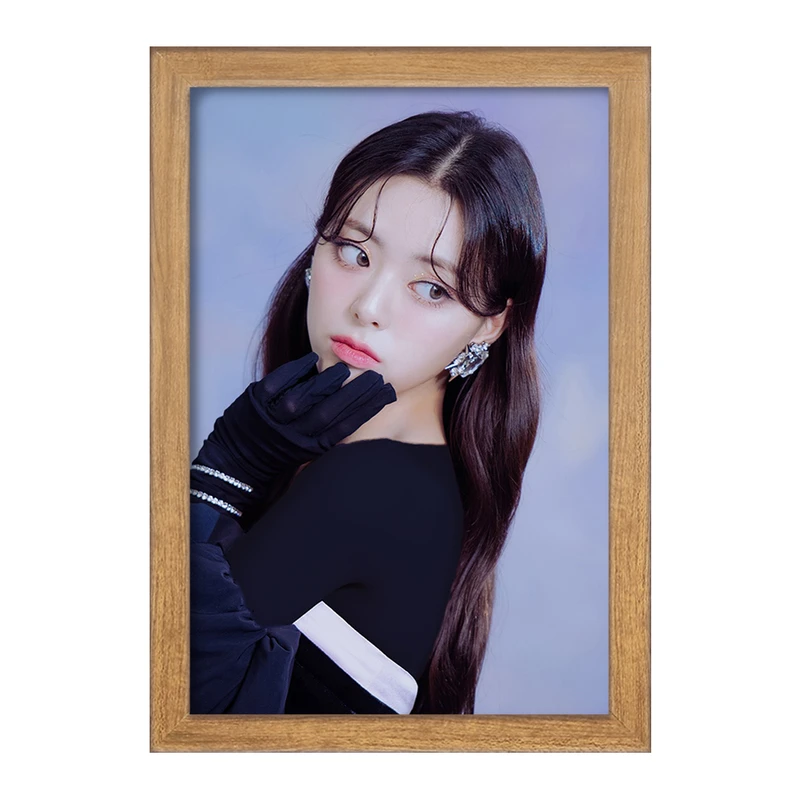 تابلو خندالو مدل یونا گروه ایتزی ITZY  کد 20221