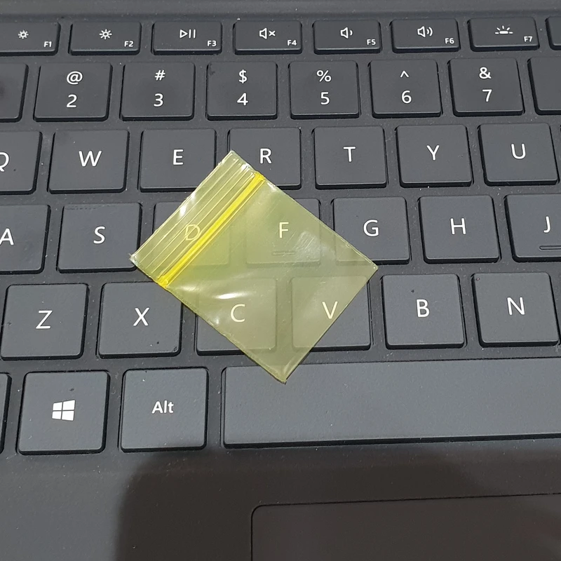 عکس شماره 8 : کیسه زیپ دار مدل زیپک بند انگشتی کد 4×3 بسته 100 عددی