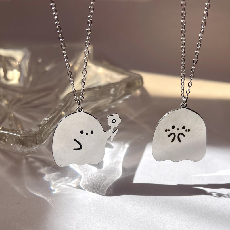 گردنبند دخترانه مدل روح دوستی و گل بسته 2 عددی گردنبند دخترانه مدل روح دوستی و گل بسته 2 عددی