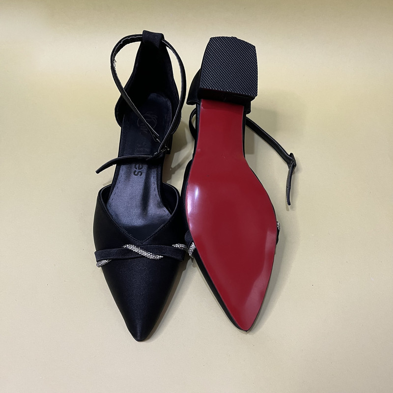 کفش زنانه مدل گیرا