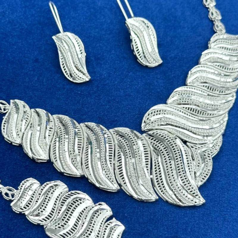 نیم ست نقره زنانه مدل خامه ای تراش 001