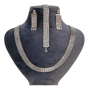 نیم ست طلا 18 عیار زنانه گالری یارطلا مدل  تراش پارچه ای کد SR123-N-W