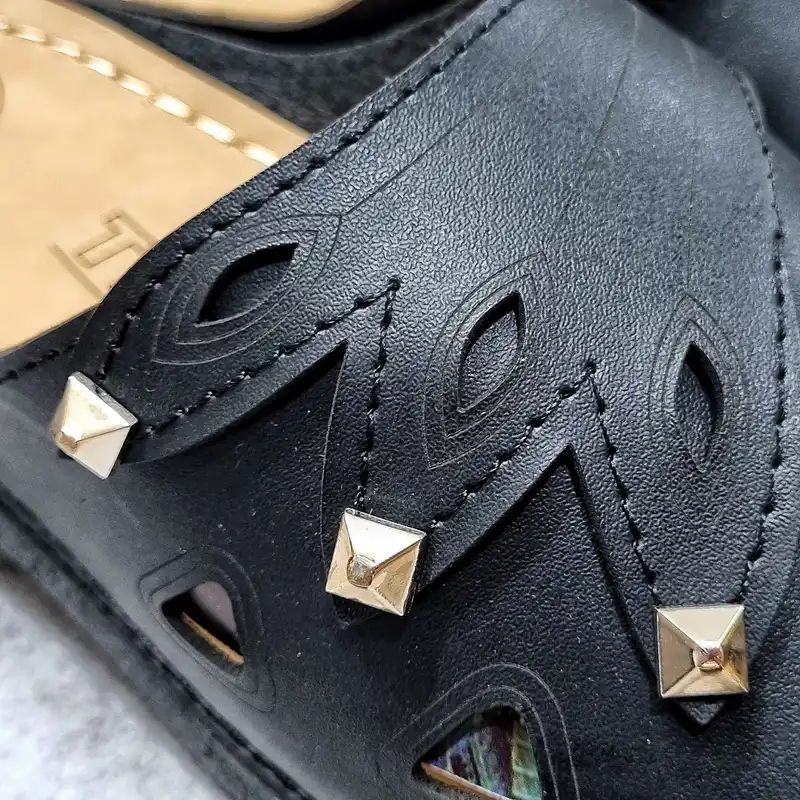 دمپایی زنانه مدل خارپاشنه طبی تات