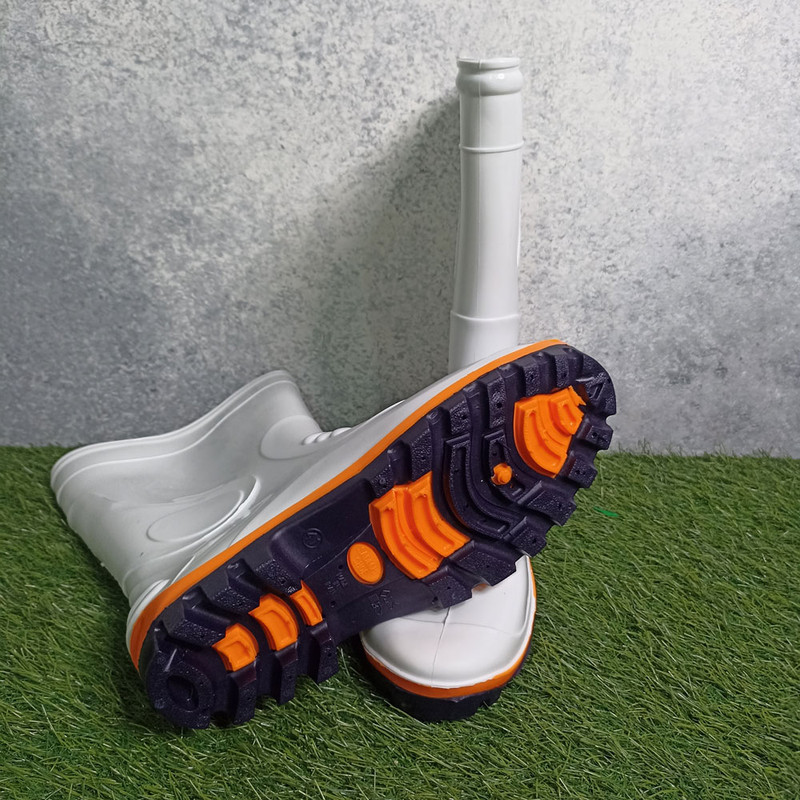 چکمه ایمنی مدل ساق کوتاه صادقی کد 1519-WH