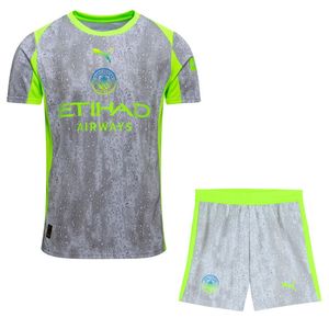 ست تی‌شرت آستین کوتاه و شلوارک ورزشی مردانه مدل منچستر سیتی کد 3rd 2026