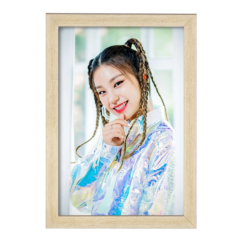 تابلو خندالو مدل یجی گروه ایتزی ITZY  کد 12442