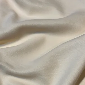 پارچه پرده عرض ۳ متر متر مدل مخمل هازان رنگ کرم