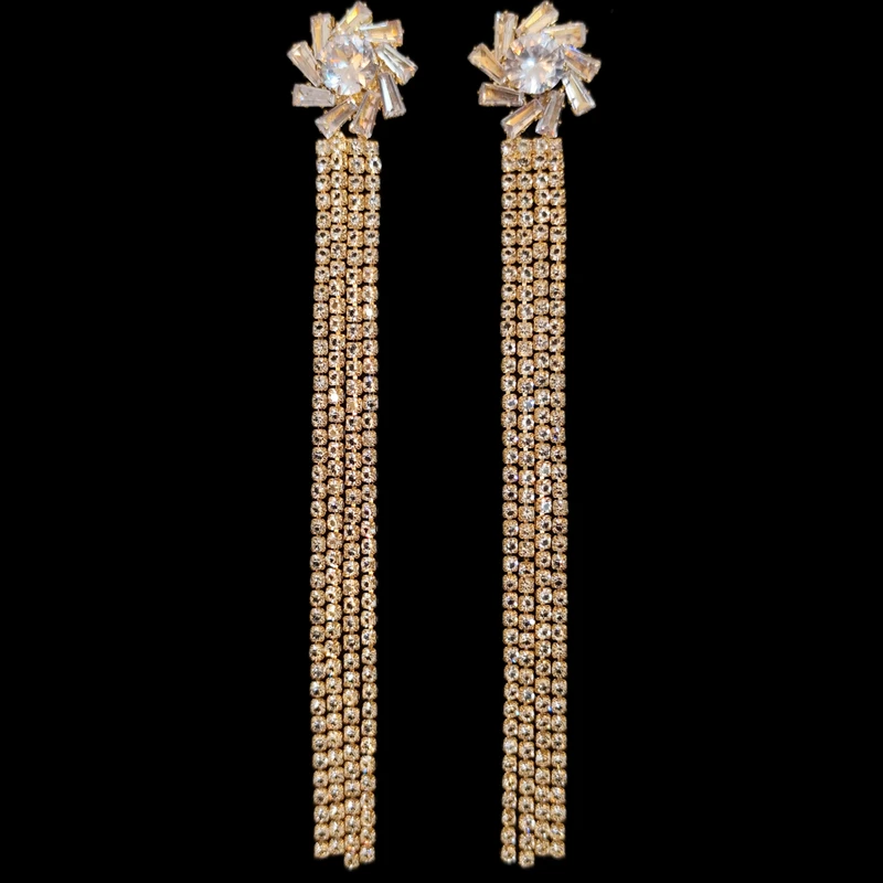 گوشواره میخی زنانه مدل ژورنالی نگینی مجلسی 