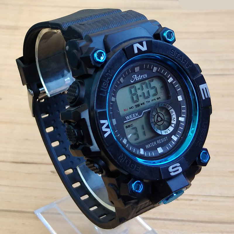 ساعت مچی دیجیتال پسرانه مدل اسپرت آسترس کد QR