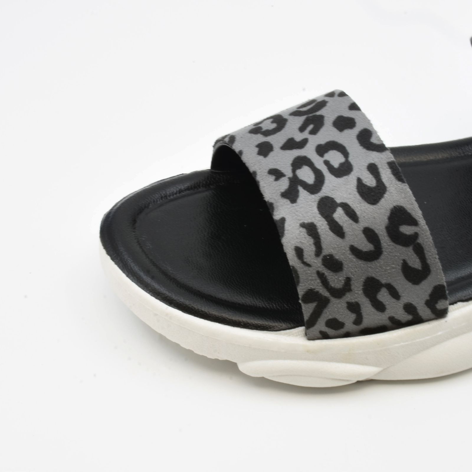 صندل زنانه پاپا مدل ملودی پلنگی کد 1-1388-GY -  - 48