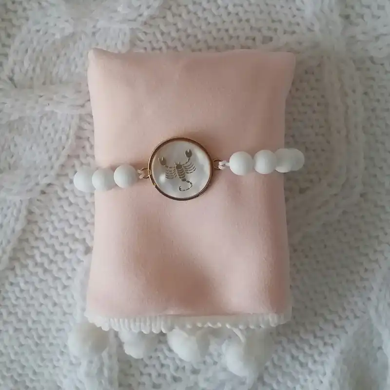 دستبند دخترانه مدل ماه تولد آبان