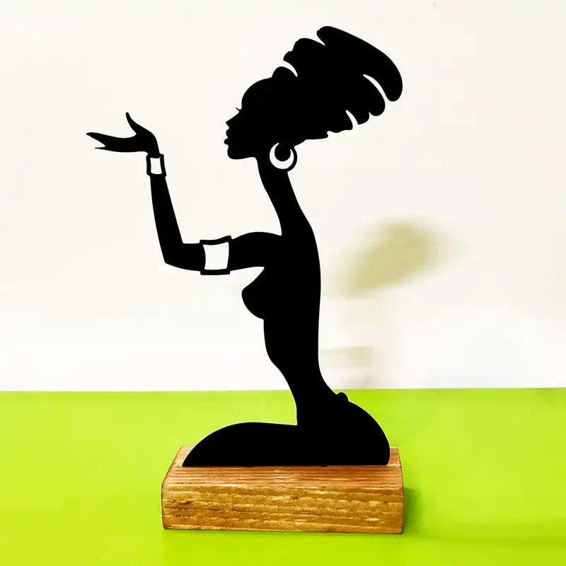 تندیس نیتا متال مدل موآنا