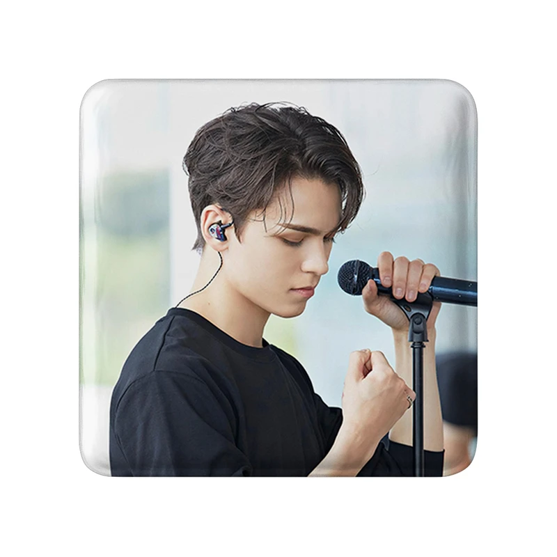 مگنت خندالو طرح ورنون گروه سونتین Seventeen  مدل مربعی کد 21513