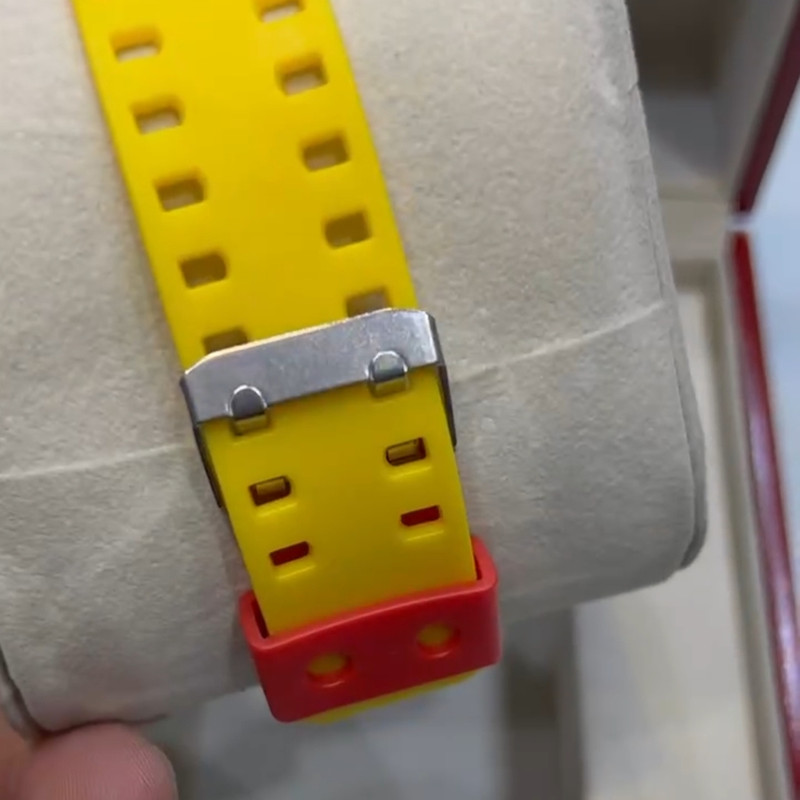 ساعت مچی عقربه ای بچگانه مدل اسپرت طرح تک زمانه ساعت مچی عقربه ای بچگانه مدل اسپرت طرح تک زمانه