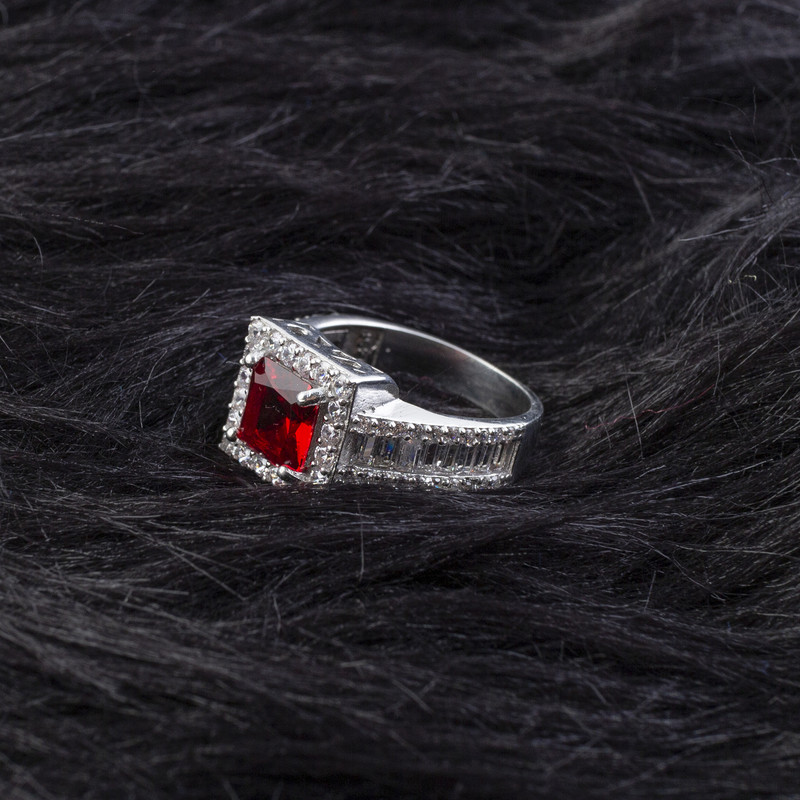 انگشتر نقره زنانه مدل یاقوت AMT-R124 انگشتر نقره زنانه مدل یاقوت AMT-R124