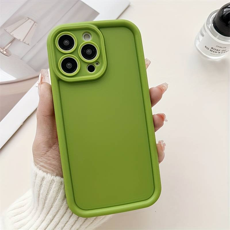 کاور موکولو مدل Silicone Puffer Strap مناسب برای گوشی موبایل اپل iPhone 16 Pro به همراه بند آویز