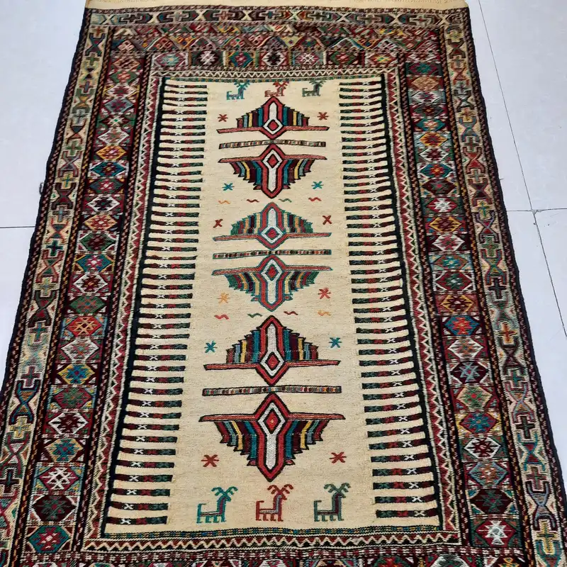 گلیم دستبافت 2 متری مدل کردی