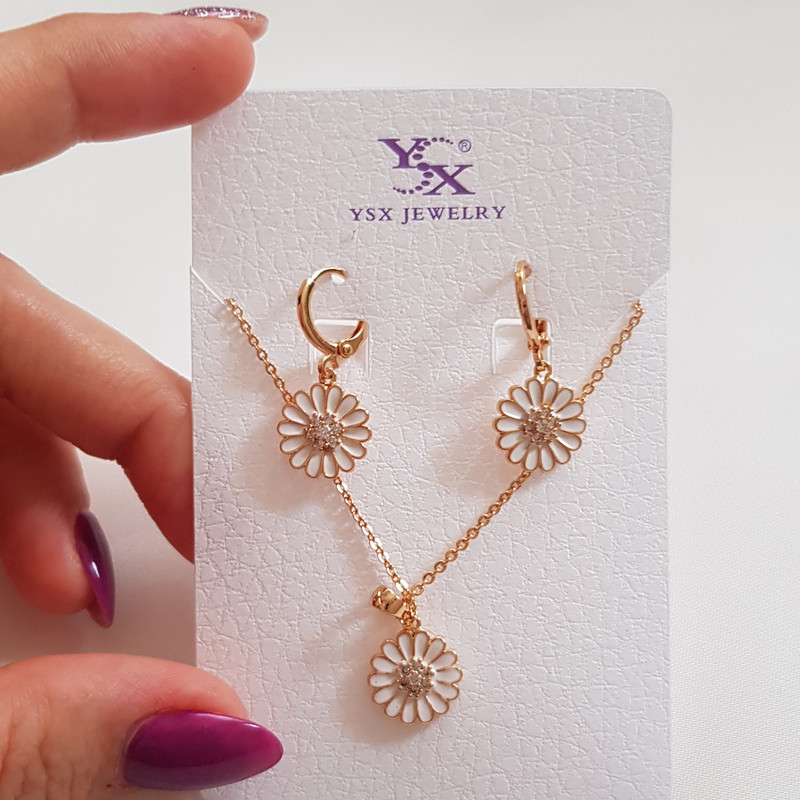 نیم ست زنانه وای اس ایکس مدل گل بابونه با زنجیر 196