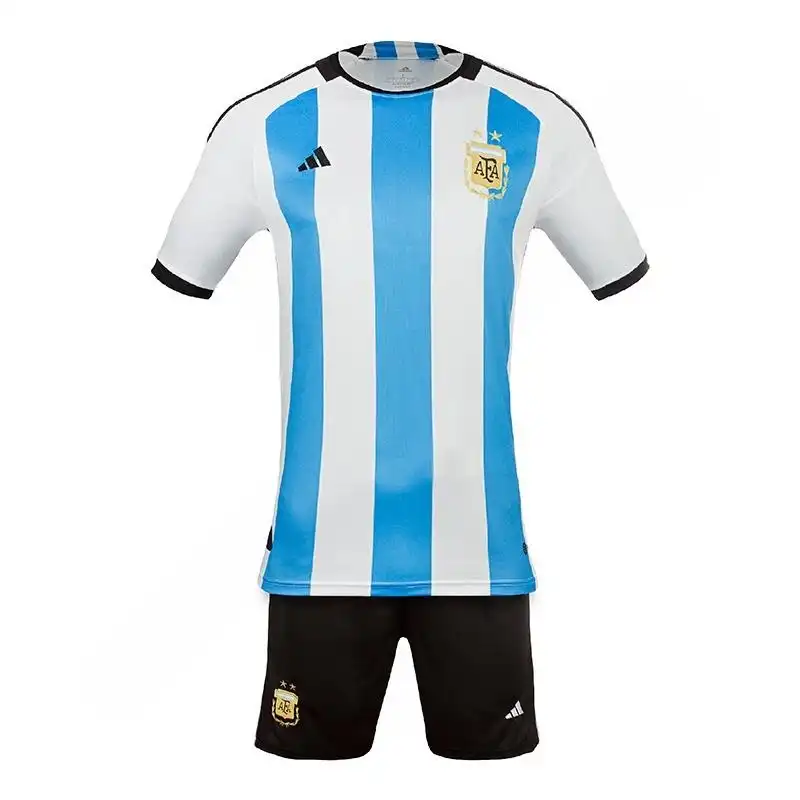 ست تی شرت آستین کوتاه و شلوارک ورزشی مردانه مدل آرژانتین کد 23-2022 ISPS