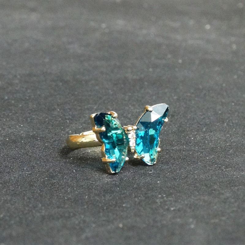 انگشتر زنانه پروانه عاشق مدل کریستالی کد BEH 08