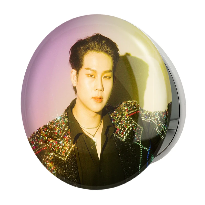 آینه جیبی خندالو طرح جوهان گروه مانستا اکس MONSTA X مدل تاشو کد 21134 