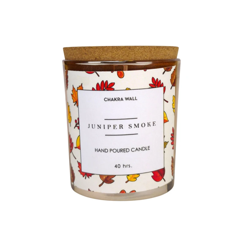 شمع دست‌ساز معطر چاکراوال مدل juniper smoke با رایحه دارچین و میوه‌های جنگلی زمان اتمام 40 ساعت