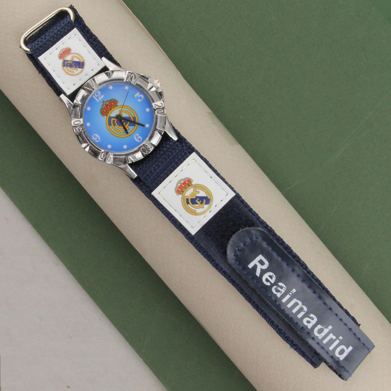 ساعت  مچی عقربه ای پسرانه مدل ورزشی بند کتان چسبی طرح رئال مادرید کد WHK_094
