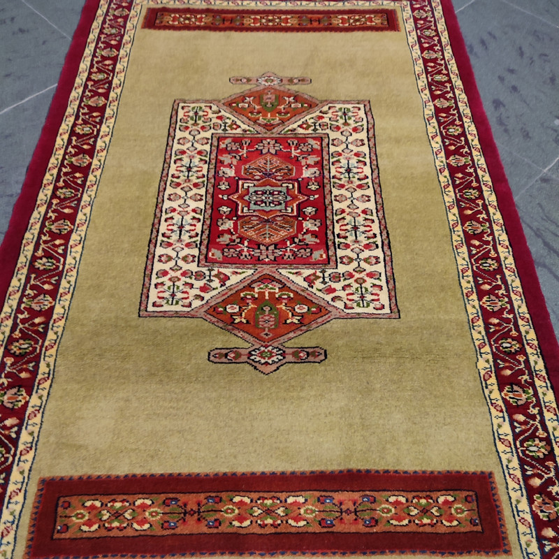 فرش دستبافت یک متری طرح قشقایی کد AA498