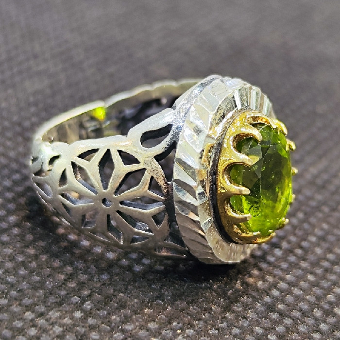 انگشتر نقره مردانه مدل سنگ زبرجد آفریقایی کد 33 انگشتر نقره مردانه مدل سنگ زبرجد آفریقایی کد 33