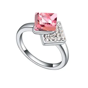 انگشتر زنانه کوبیک مدل QR-8144