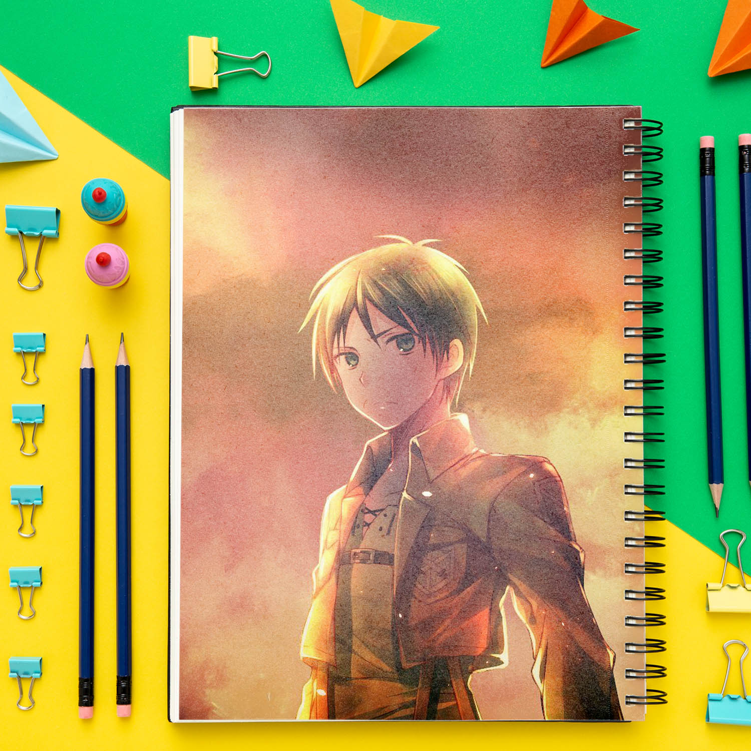 دفتر مشق باژیکان طرح انیمه اتک آن تایتان کد 20211447 به همراه استیکر مجموعه 14 عددی